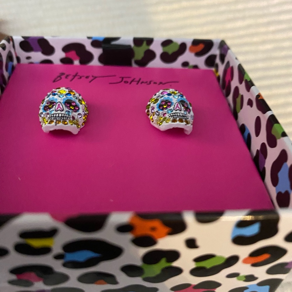 Betsey Johnson Multicolor Skull Stud Earrings NWOT - Picture 3 of 6
